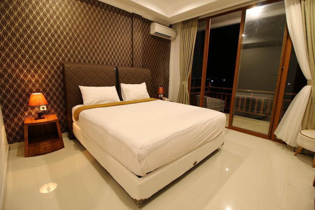 Wahyu Dana Hotel Pabean Buleleng Esterno foto